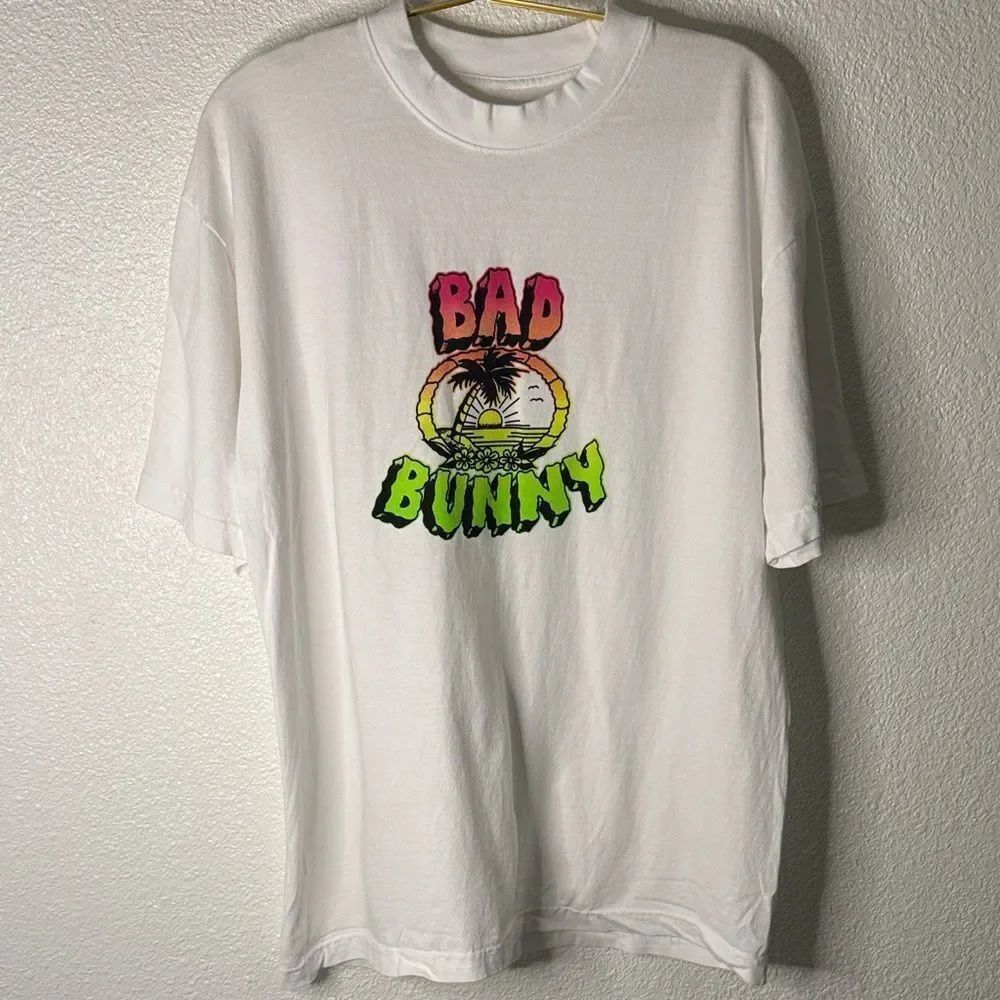 NEW- Bad Bunny World's Hottest Tour Stadiums 2022 concert merchandise t-shirt- L